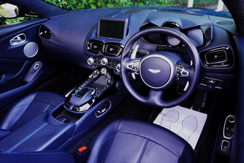 Aston Martin Vantage Automatic Green #64