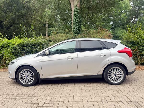 Ford Focus 1.6 Zetec Powershift Euro 5 #5