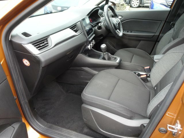 Renault Captur E-tech Launch Edition Black #9
