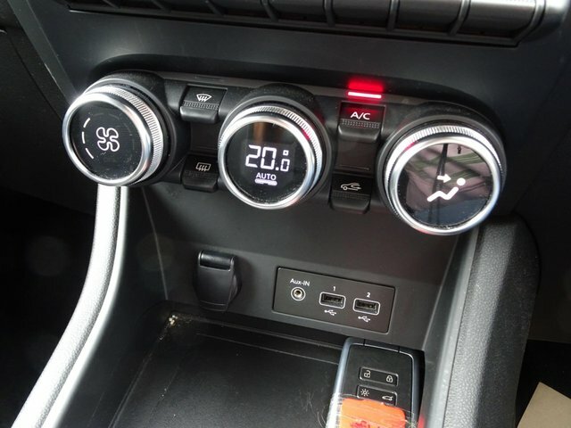 Renault Captur E-tech Launch Edition Black #14