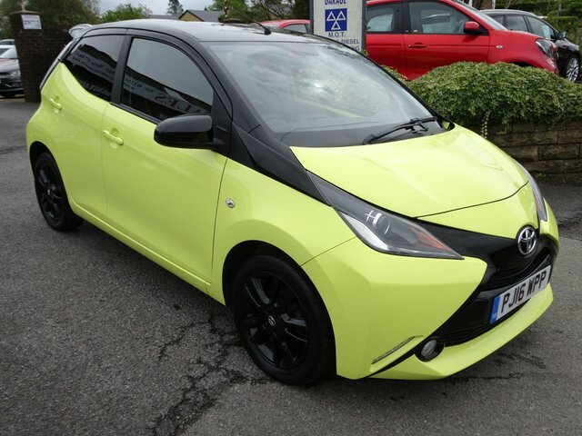 Toyota Aygo 1.0 Vvt-i X-cite 3 Yellow Bi-tone Euro 6 Yellow #2