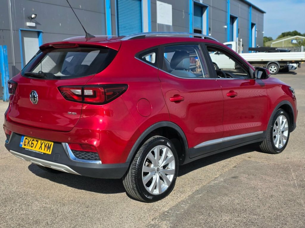 MG ZS 1.5L Excite Red #3