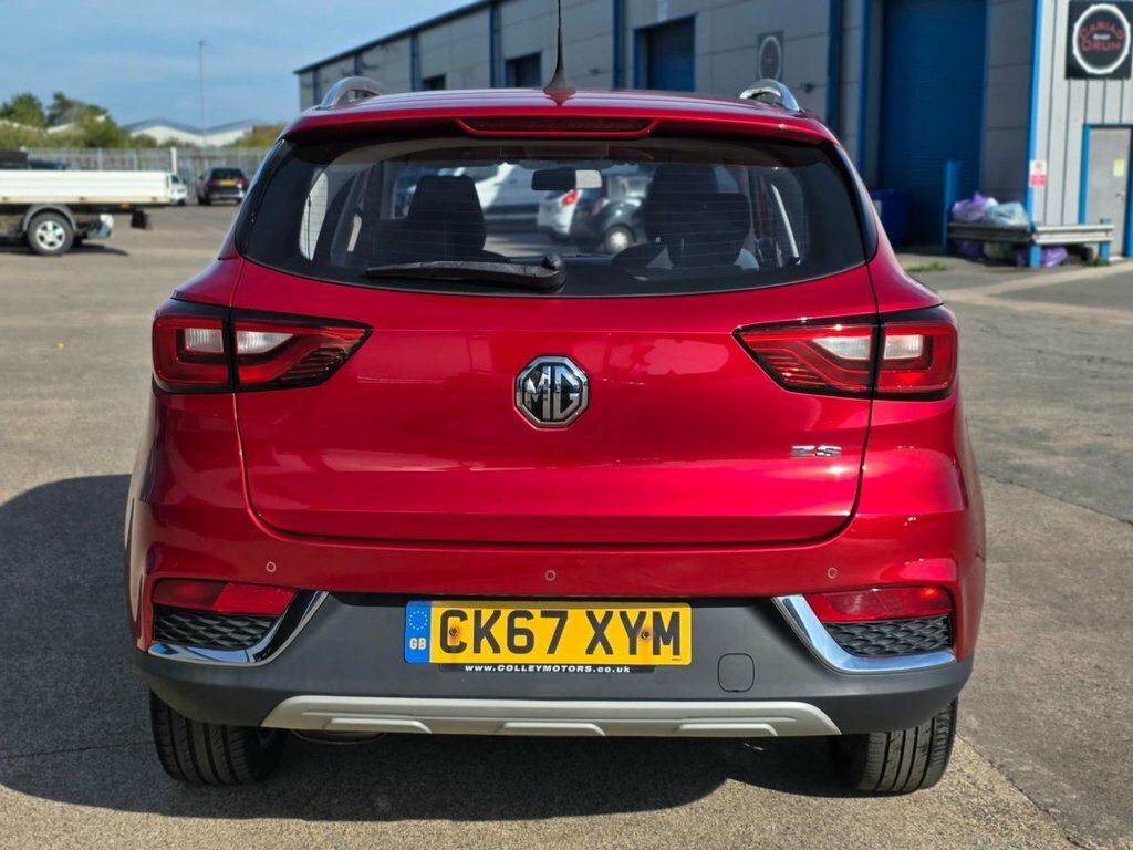 MG ZS 1.5L Excite Red #4