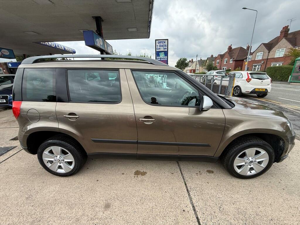Skoda Yeti 2.0 Tdi Elegance Outdoor Dsg 4Wd Euro 5 Brown #2