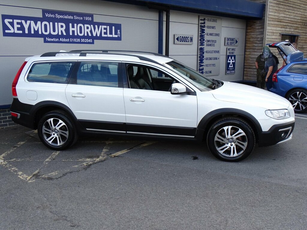 Volvo XC70 2.0 D4 Se Nav Euro 6 Ss White #4