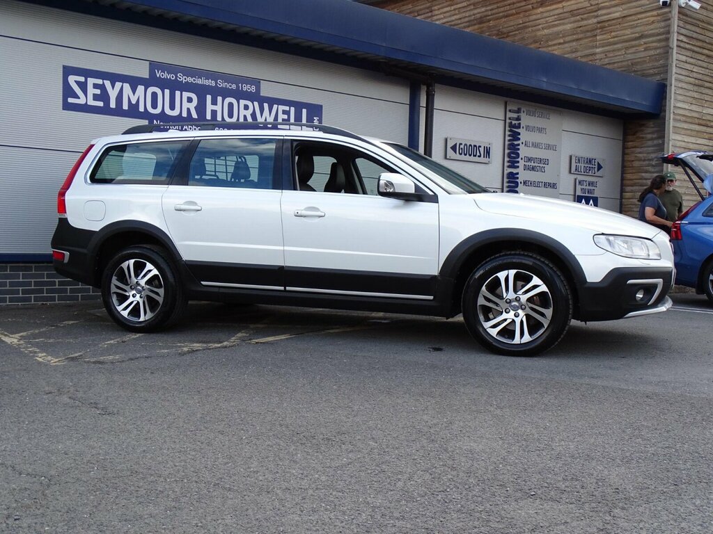 Volvo XC70 2.0 D4 Se Nav Euro 6 Ss White #3