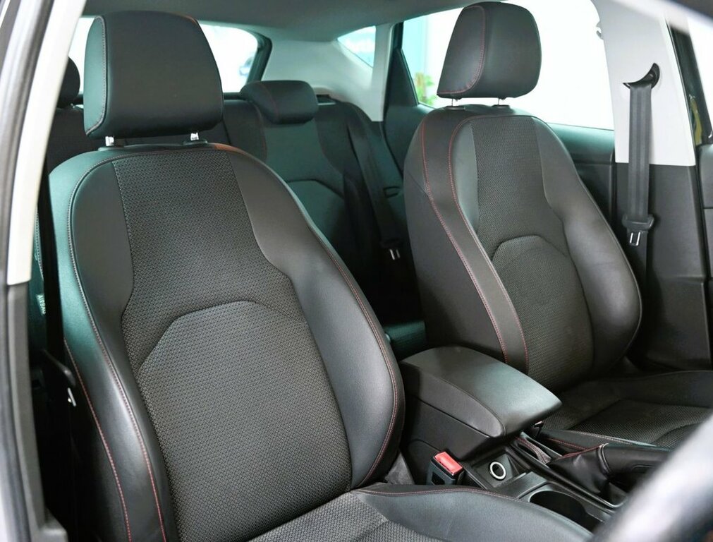 Seat Leon 2L Fr SY66VMA Black #3