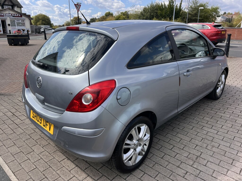 Vauxhall Corsa Hatchback 1.4 I 16V Design 200909 Silver #3