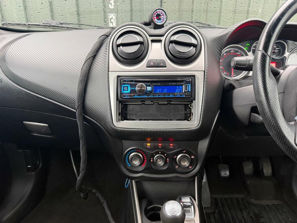 Alfa Romeo MiTo Hatchback Red #15