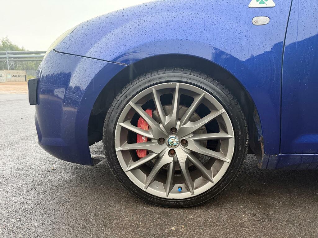 Alfa Romeo MiTo Hatchback Red #31