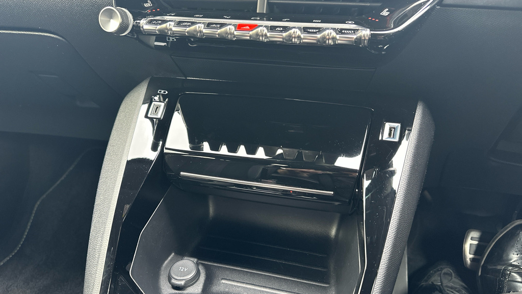 Peugeot e-2008 50Kwh Gt Suv 7Kw Charger 136  #69