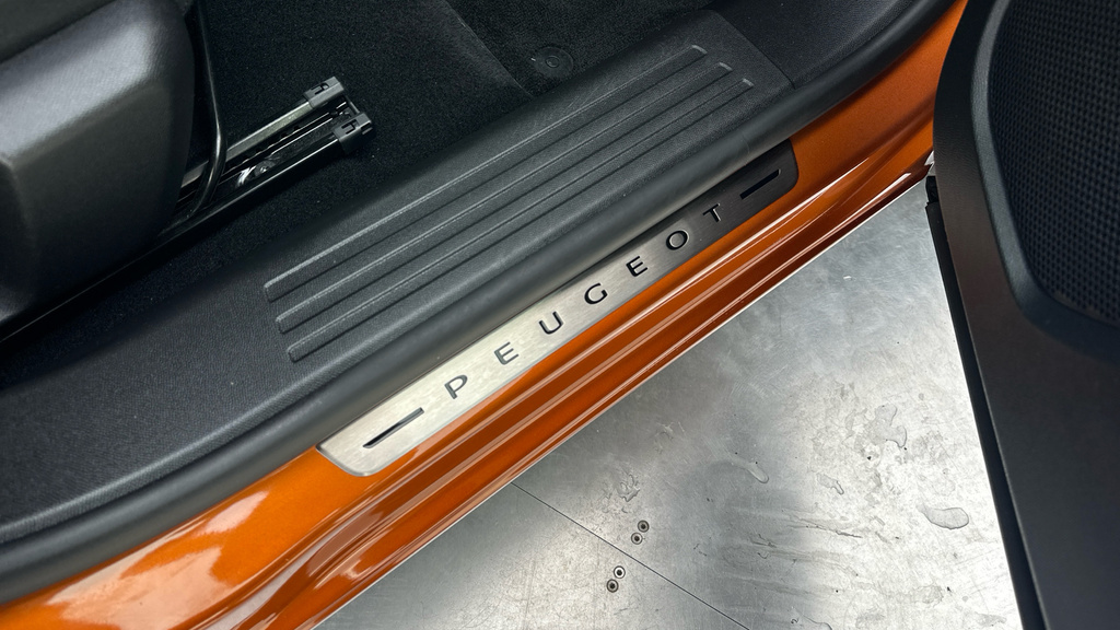 Peugeot e-2008 50Kwh Gt Suv 7Kw Charger 136  #56