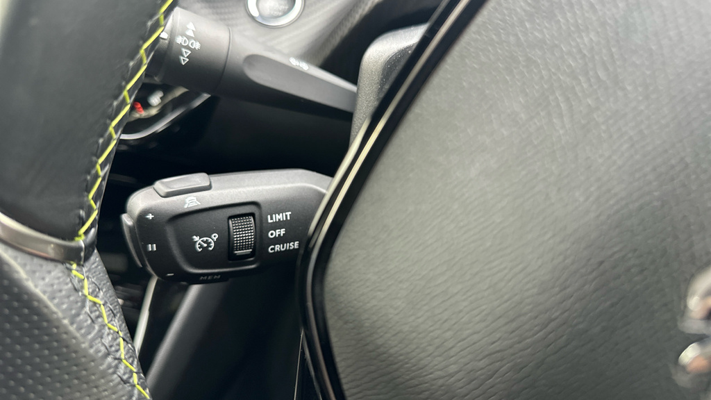 Peugeot e-2008 50Kwh Gt Suv 7Kw Charger 136  #13