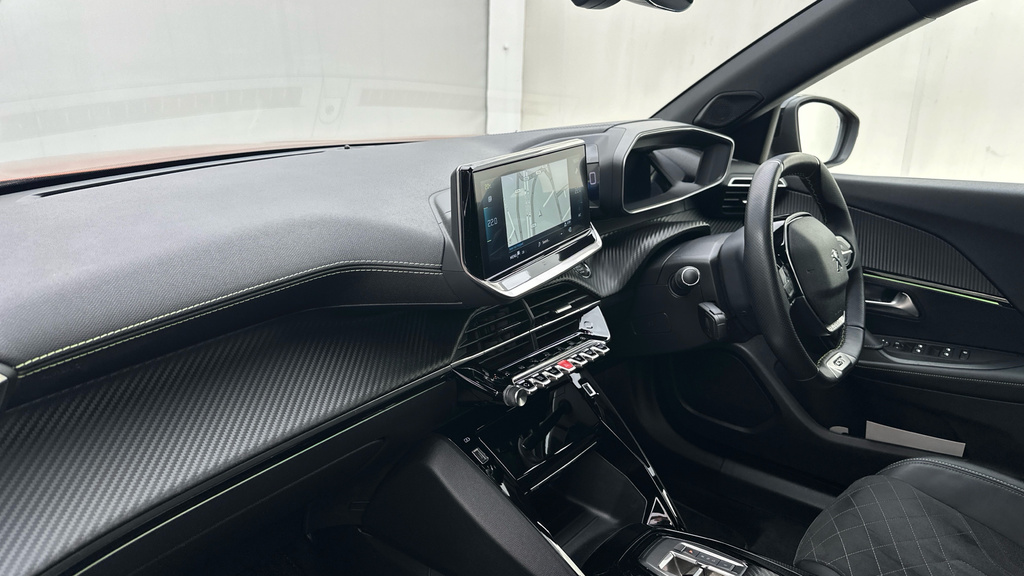 Peugeot e-2008 50Kwh Gt Suv 7Kw Charger 136  #7