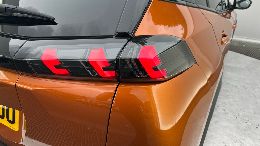 Peugeot e-2008 50Kwh Gt Suv 7Kw Charger 136  #27