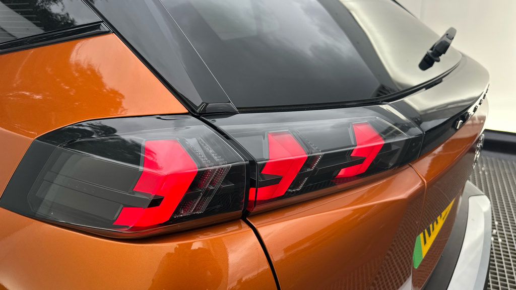Peugeot e-2008 50Kwh Gt Suv 7Kw Charger 136  #23