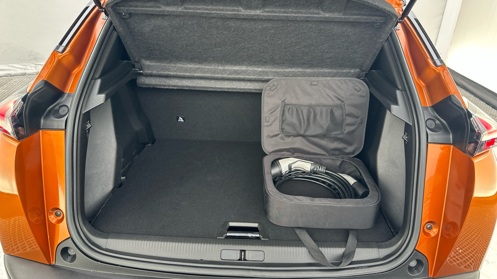 Peugeot e-2008 50Kwh Gt Suv 7Kw Charger 136  #14