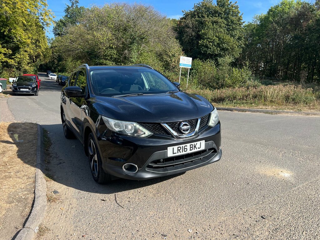Nissan Qashqai 1.2 Dig-t N-connecta Suv 2Wd Eur Black