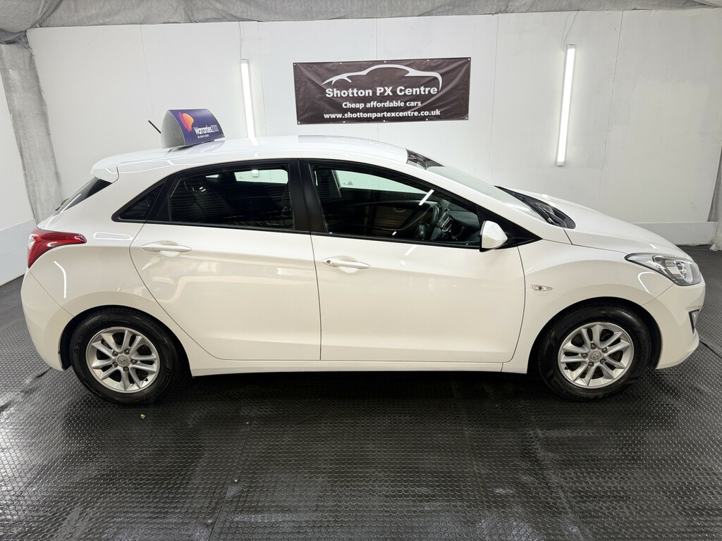 Hyundai I30 Hatchback 1.6 Crdi Active 2012 Black #11