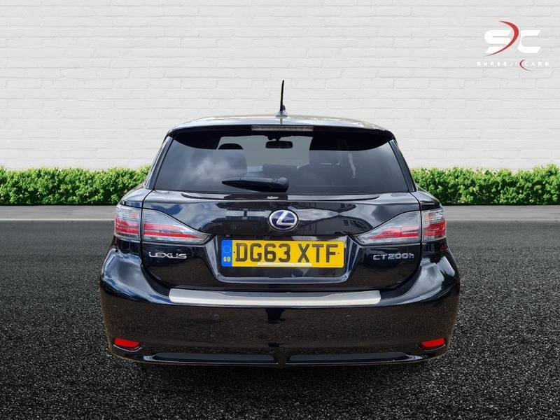 Lexus CT Advance Black #4