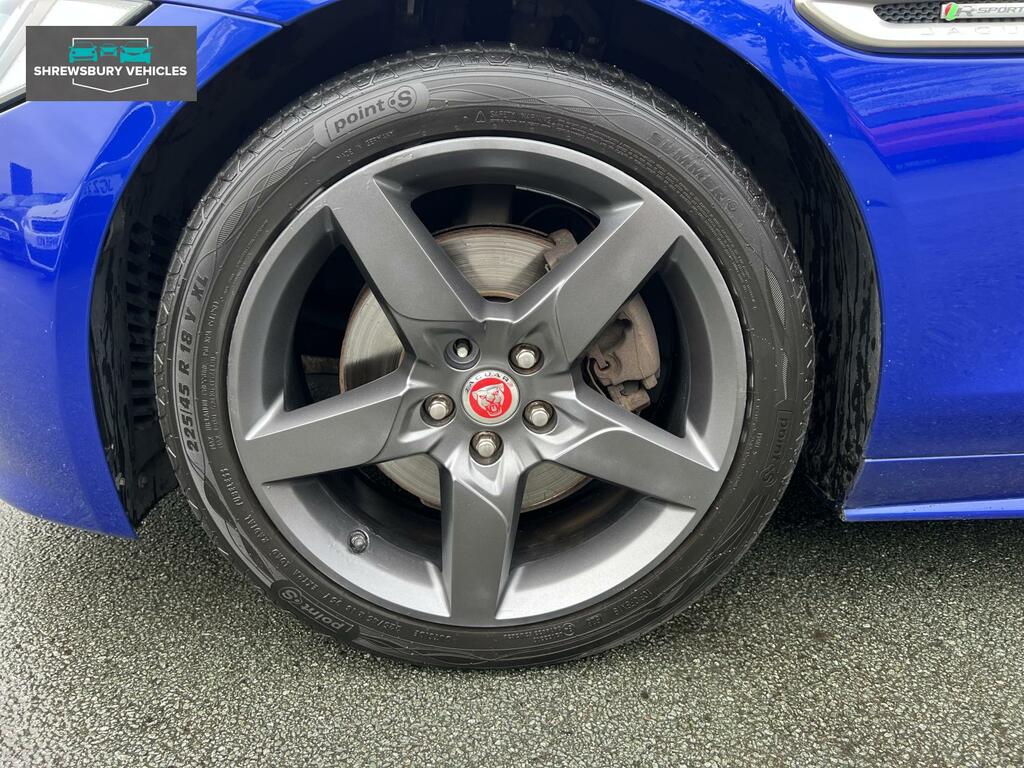 Jaguar XE R-dynamic S  #7