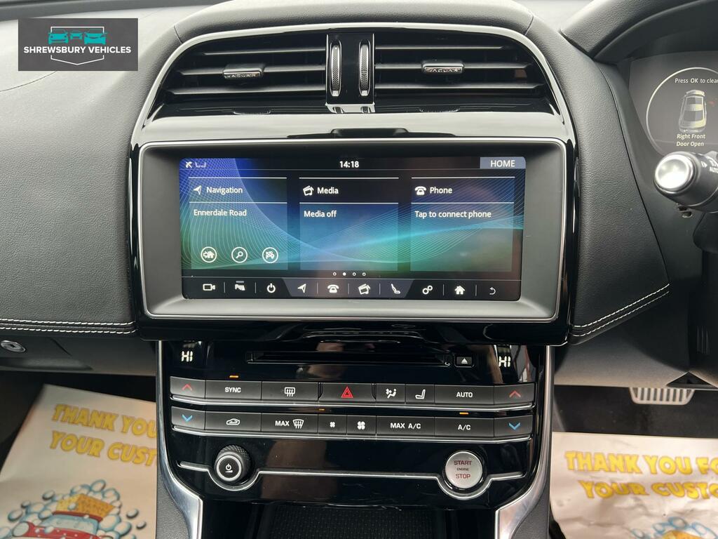 Jaguar XE R-dynamic S  #20