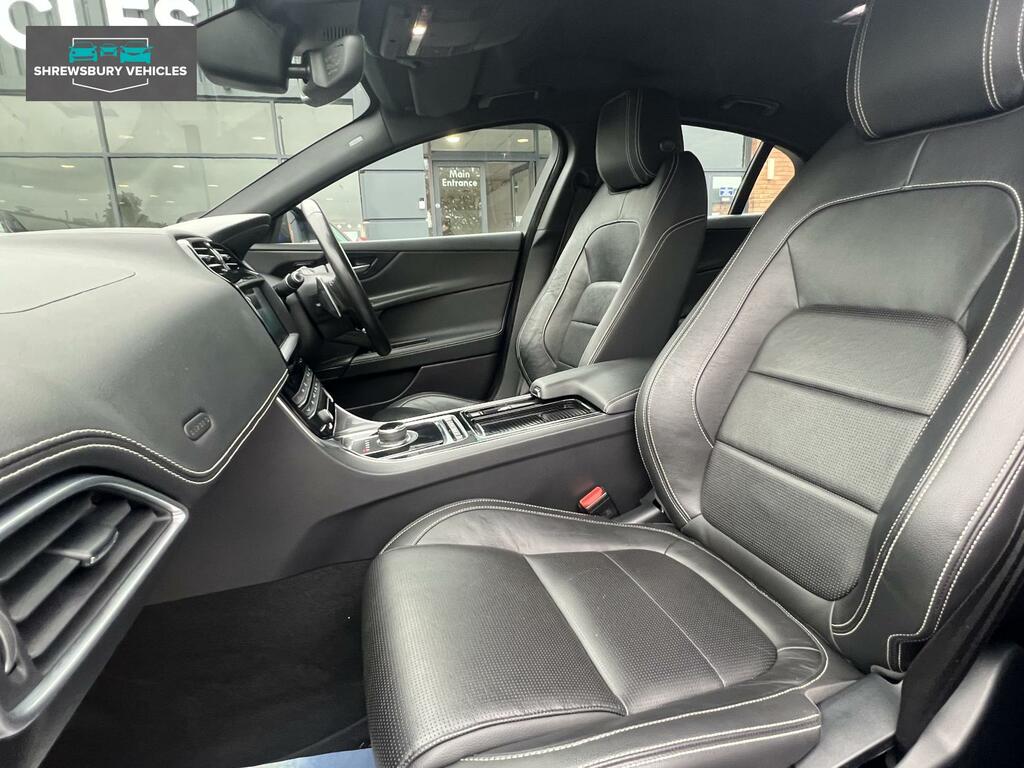 Jaguar XE R-dynamic S  #15