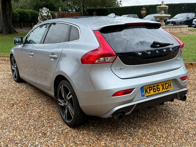 Volvo V40 1.5 T2 R-design Pro Hatchback Euro Silver #2