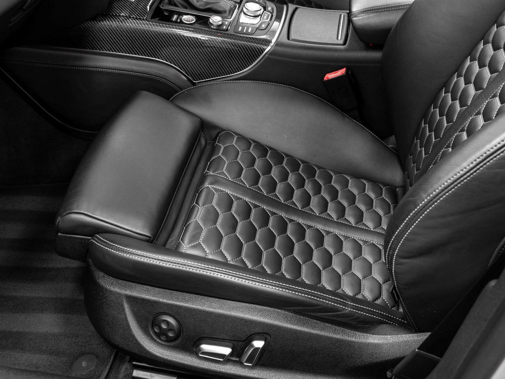 Audi RS7 Hatchback 4.0 Black #24