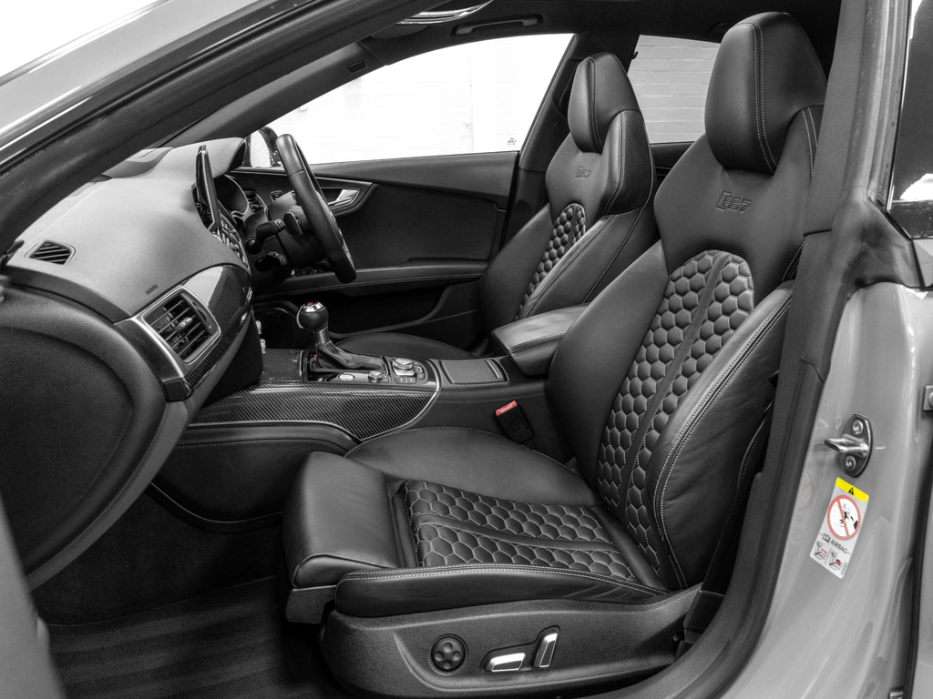 Audi RS7 Hatchback 4.0 Black #22