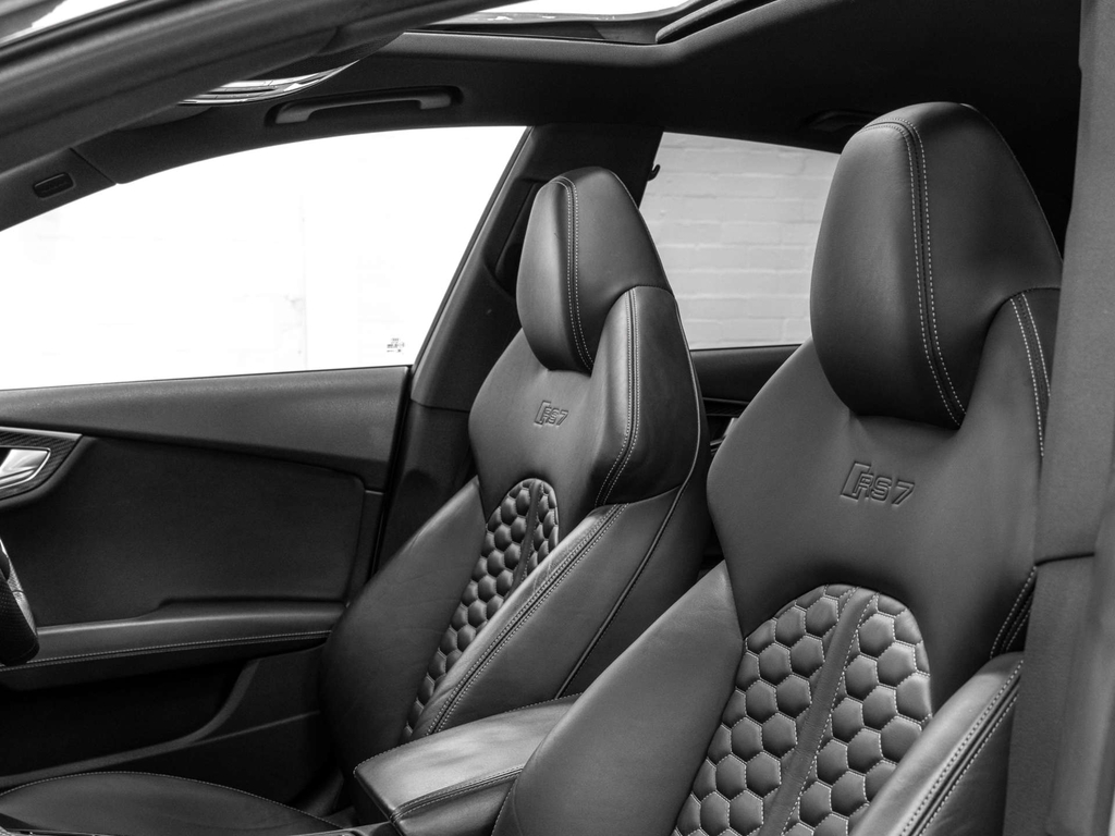 Audi RS7 Hatchback 4.0 Black #23