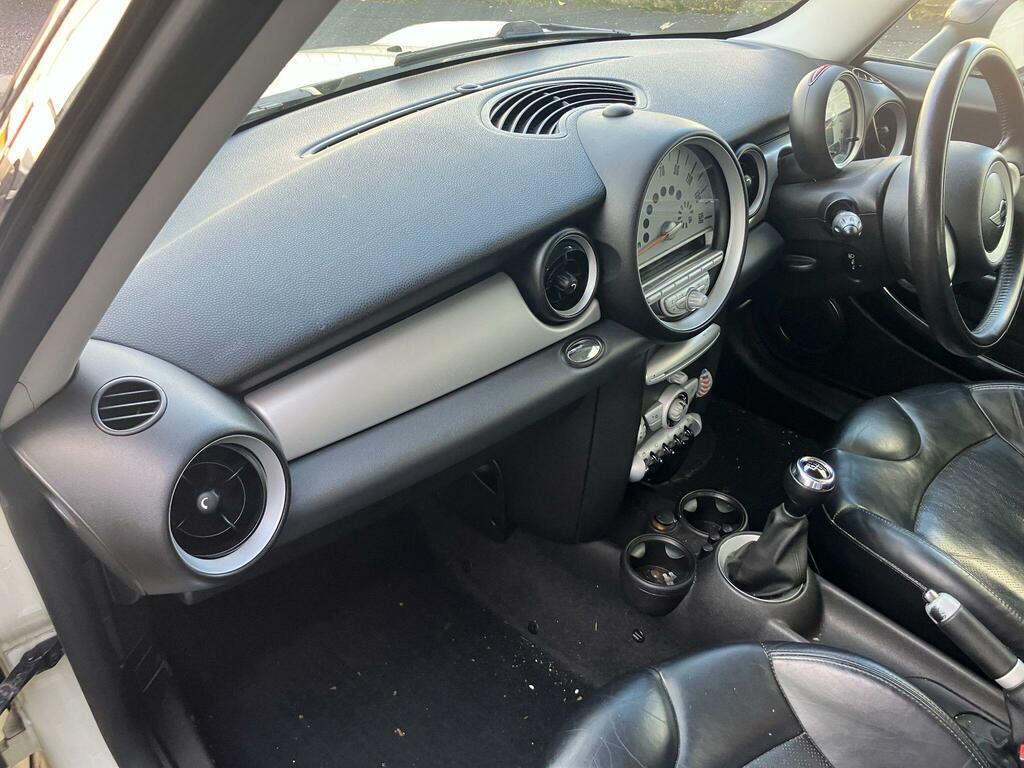 Mini Hatch 1.6 Cooper Euro 4 NU57FMC White #3