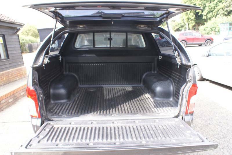 SsangYong Musso Ex White #32
