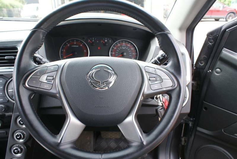 SsangYong Musso Ex White #27
