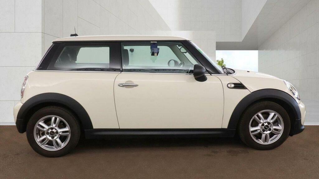 Mini Hatch Hatchback 1.6 One Euro 5 201313 OU13ZBX White #5