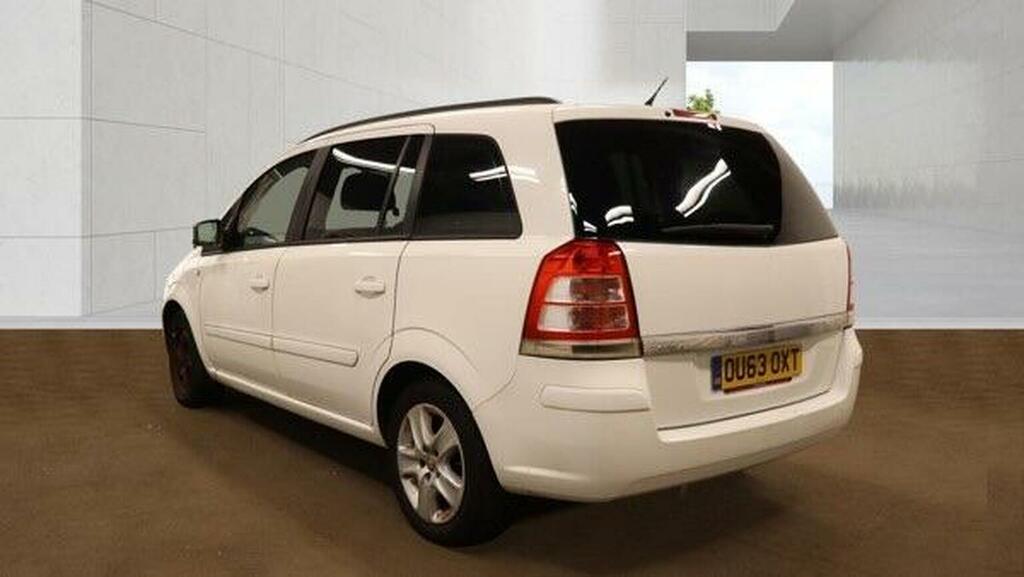 Vauxhall Zafira 1.6 16V Exclusiv Euro 5 OU63OXT White #4