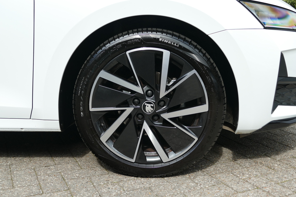 Skoda Octavia 1.5 Tsi 150 E-tec Sportline Dsg 150 Ps EA75YTH White #5