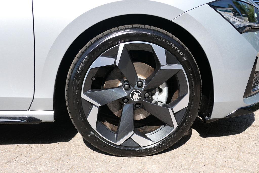Skoda Superb 1.5 Tsi E-tec Sportline Dsg 150 Ps Silver #5
