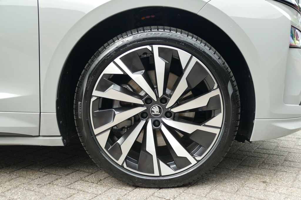 Skoda ENYAQ 210Kw 85 Sportline 82Kwh 286 Ps Grey #5
