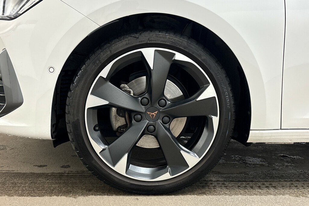 Cupra Leon 1.5 Etsi V1 Dsg 0 Ps White #6
