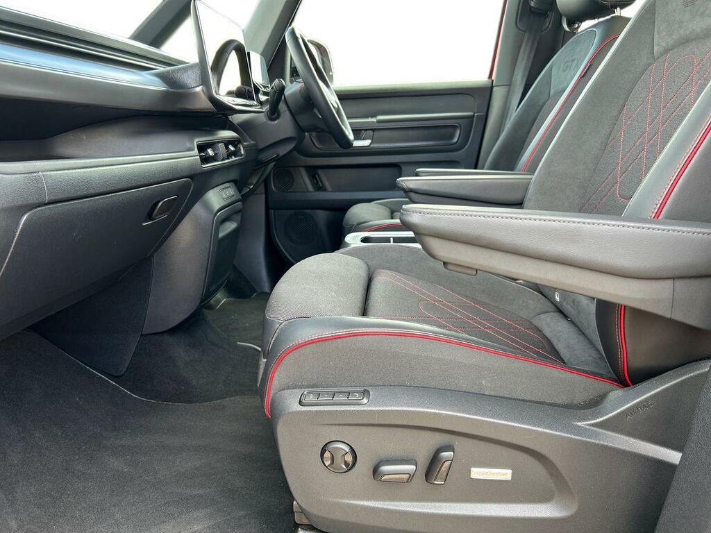 Volkswagen ID.Buzz 250Kw Gtx Pro 86Kwh 4Motion Lwb 7 Seat Red #3