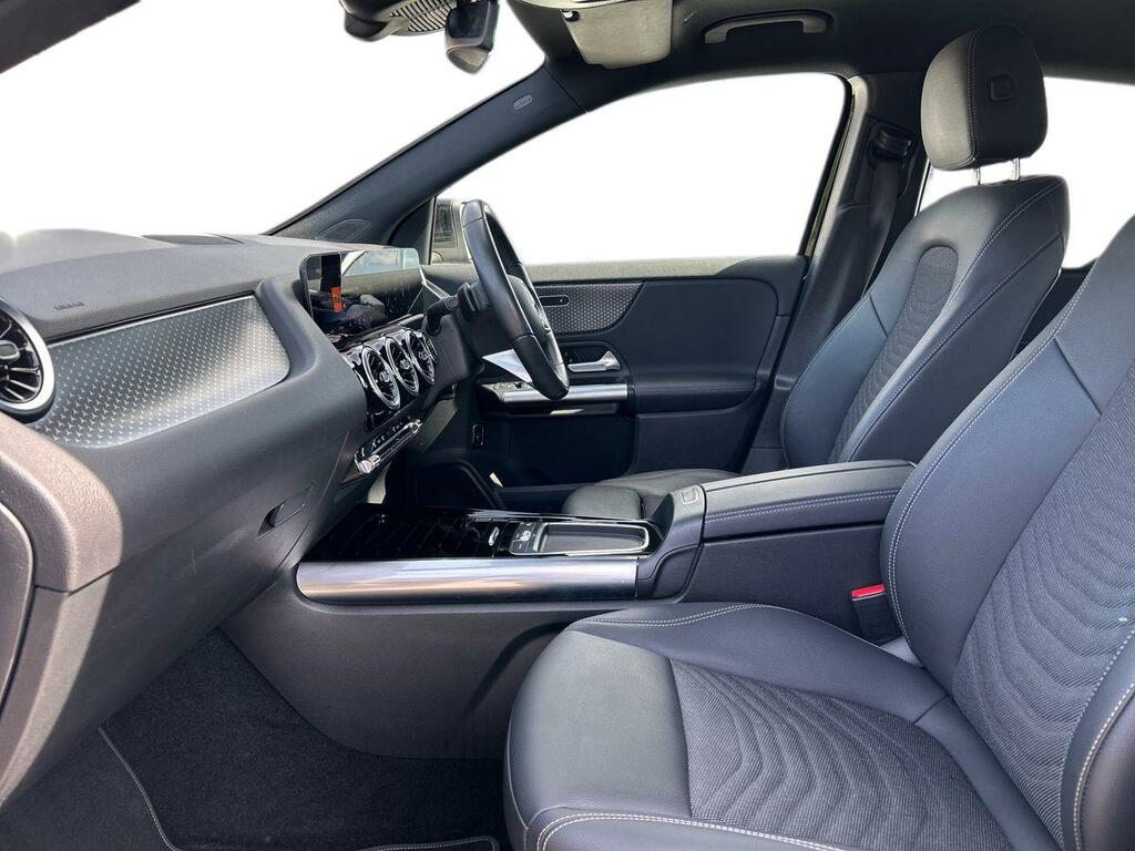 Mercedes-Benz GLA Class 1.3 Gla200h Mhev Sport Executive 7G-dct Euro 6 CP73JXE Black #3