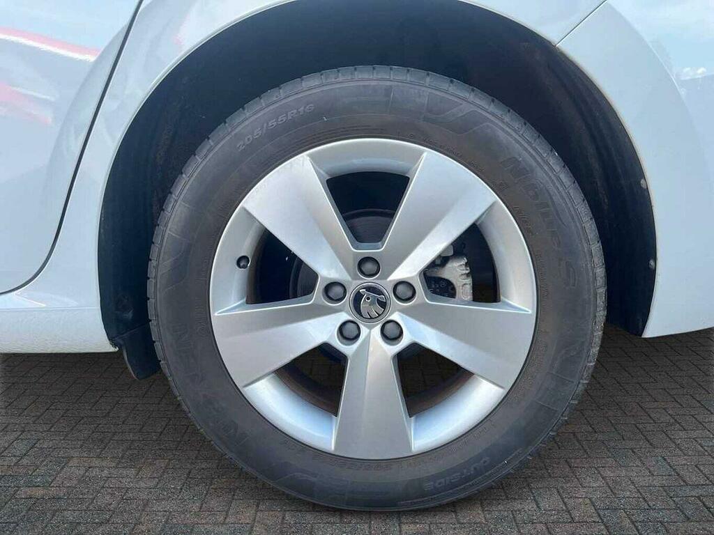 Skoda Scala 1.0 Tsi Se Euro 6 Ss White #4
