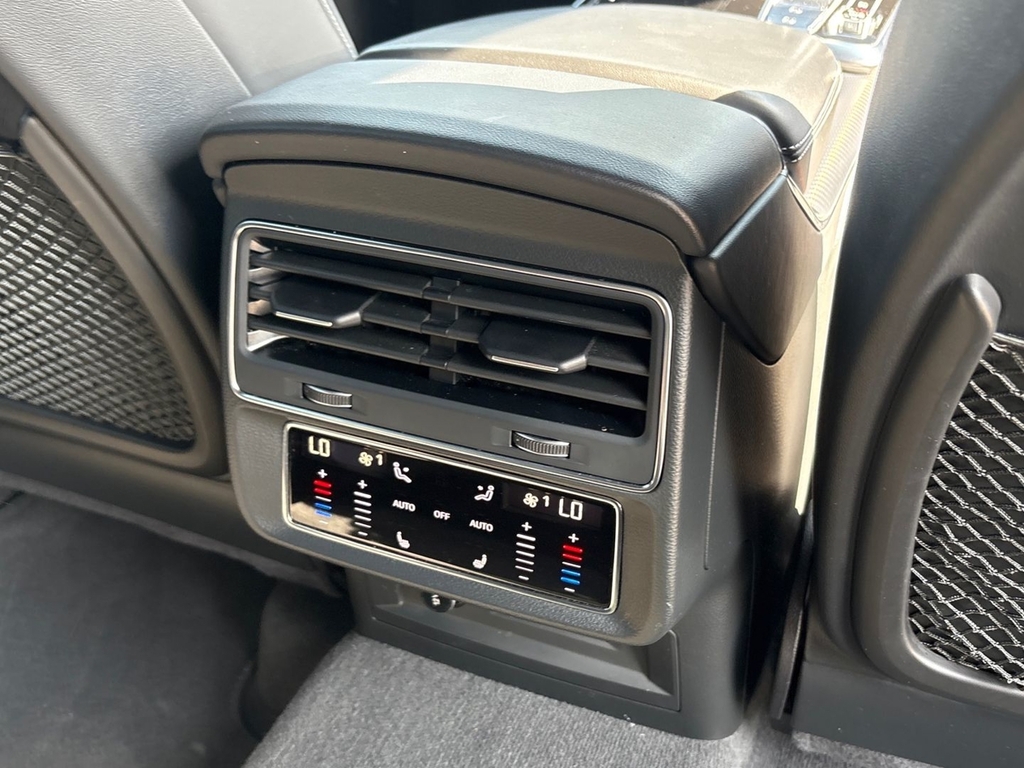 Audi SQ8 Suv Black #17