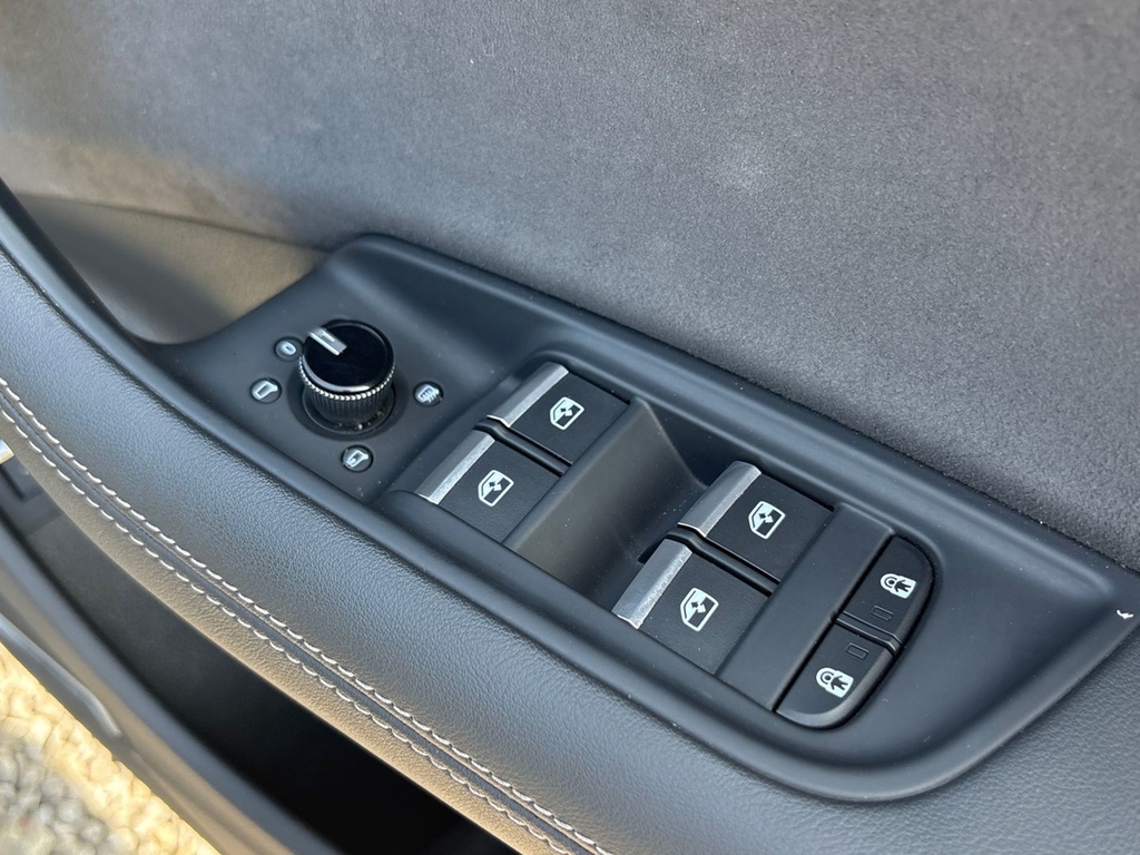 Audi SQ8 Suv Black #34