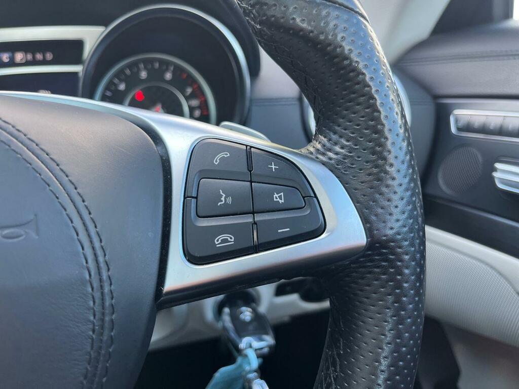 Mercedes-Benz SL Class Automatic White #16