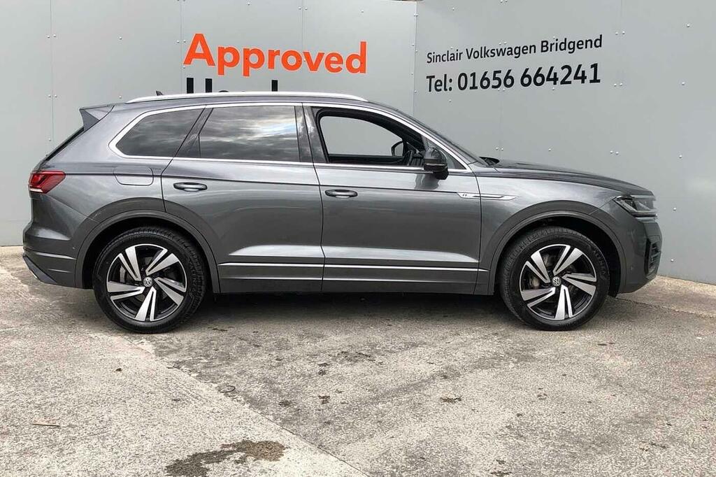 Volkswagen Touareg 3.0 Tdi V6 R-line Tech Tiptronic 4Motion Euro 6 S Grey #4