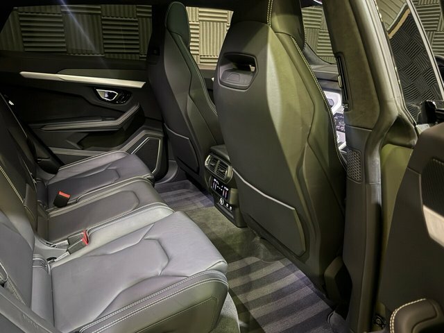 Lamborghini Urus S Black #18