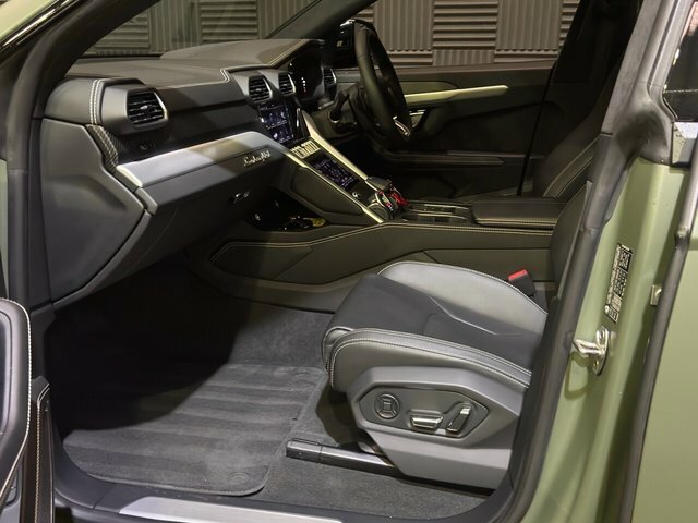 Lamborghini Urus S Black #24