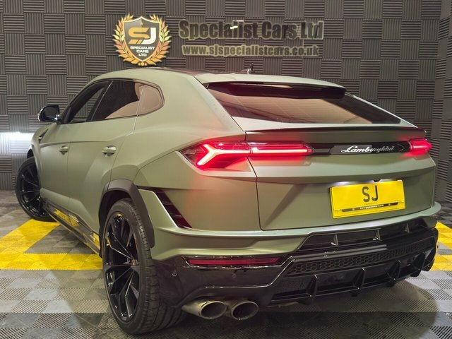 Lamborghini Urus S Black #29